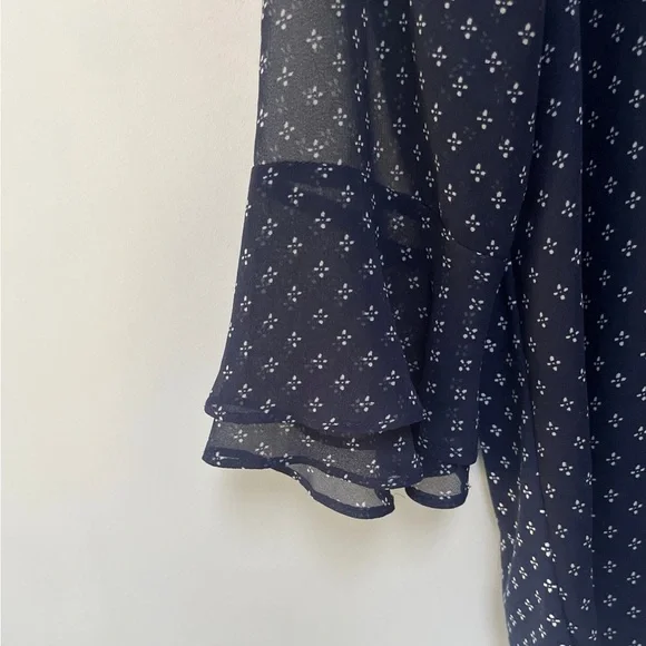 Charter Club Bell Sleeve Blouse Large - Picture 5 of 7